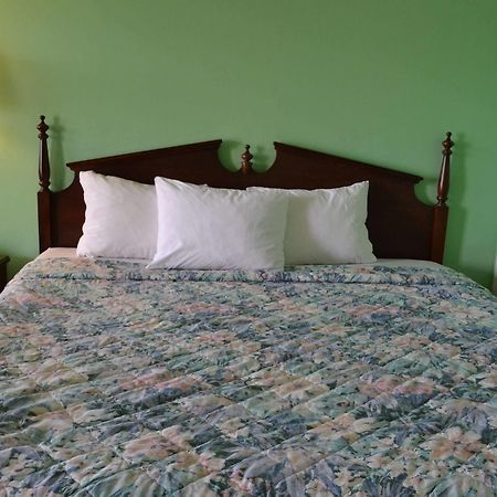 Budget Inn Christiansburg Εξωτερικό φωτογραφία